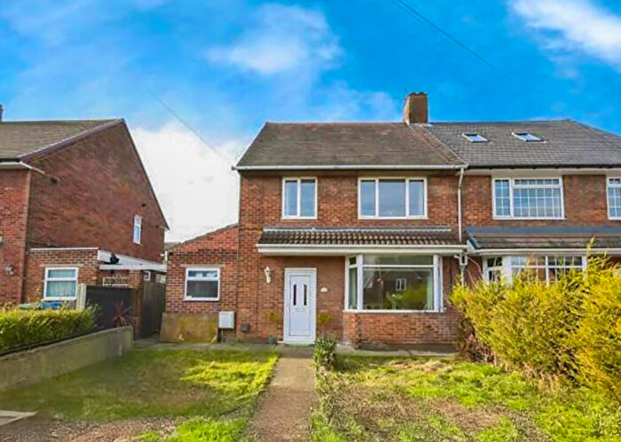 3 Bedroom Semi-Detached House For Sale In Hillman Drive, Chesterfield, S43
