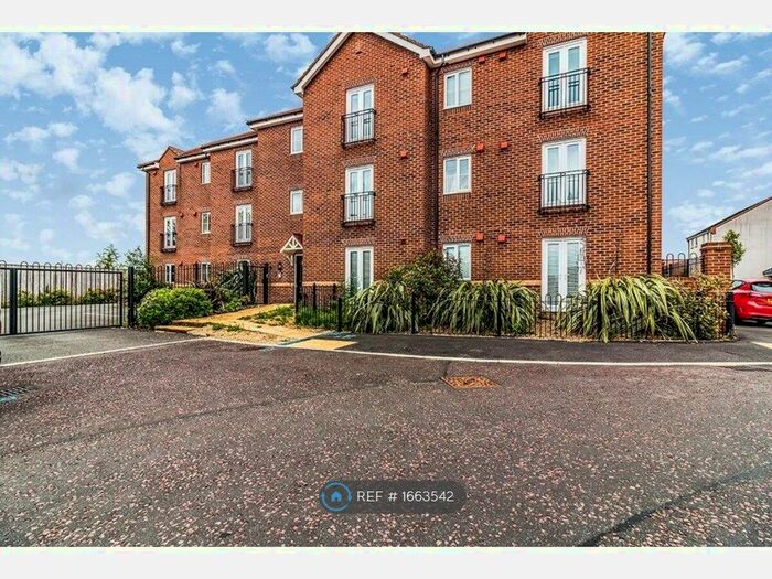 2 Bedroom Flat To Rent In Warden Street, Manchester, M40