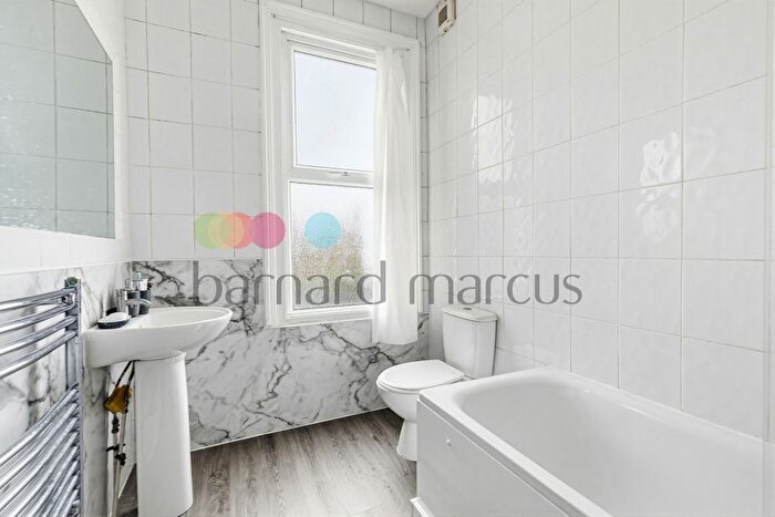 1 Bedroom Flat To Rent In Bulganak Road, Thornton Heath, CR7