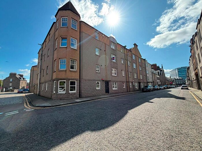 2 Bedroom Flat To Rent In Chapel Street, Aberdeen, AB10