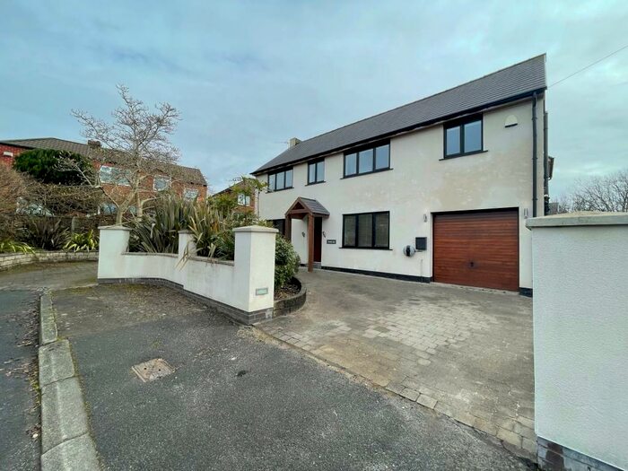 4 Bedroom Detached House To Rent In Blandford Avenue, Worsley, M28