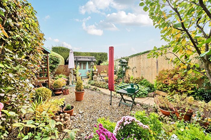 5 Bedroom Detached House For Sale In Bignell View, Bicester, OX26