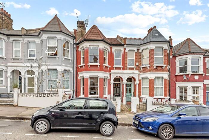 3 Bedroom Flat For Sale In Allison Road, Hornsey, N8