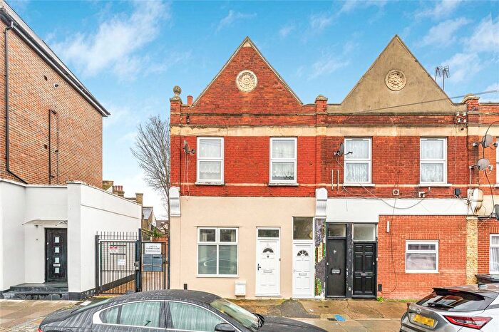 1 Bedroom Flat For Sale In Blegborough Road, Furzedown, SW16