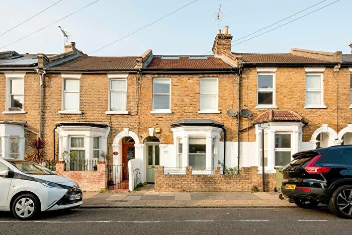 4 Bedroom Terraced House To Rent In Northway Road, London, SE5