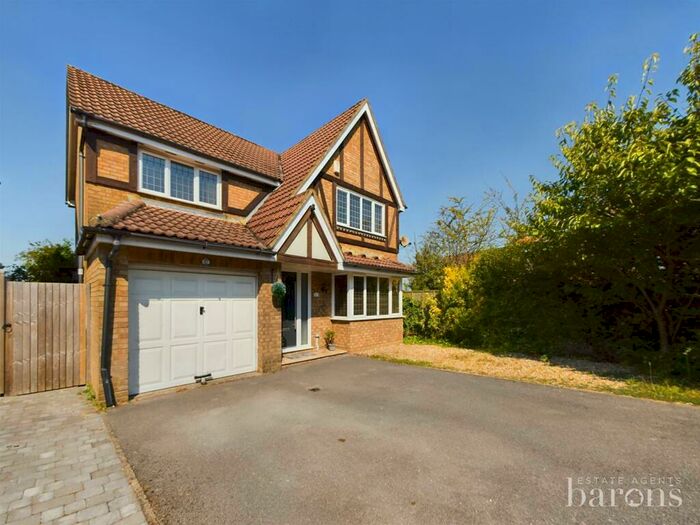 4 Bedroom Detached House For Sale In Belmont Heights, Hatch Warren, Basingstoke, RG22