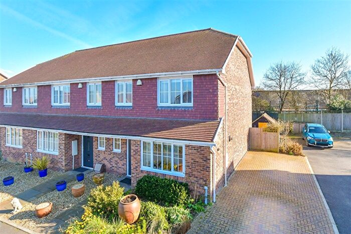 3 Bedroom End Terrace House For Sale In Halden Close, High Halden, Ashford, Kent, TN26