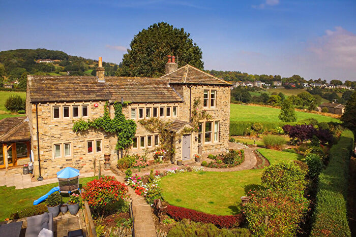 3 Bedroom Farm House For Sale In Sharp Lane, Almondbury, Huddersfield, HD4