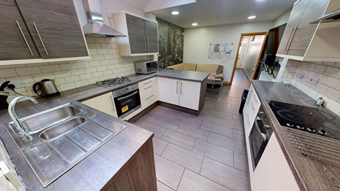 6 Bedroom House To Rent In North Road, Selly Oak, B29