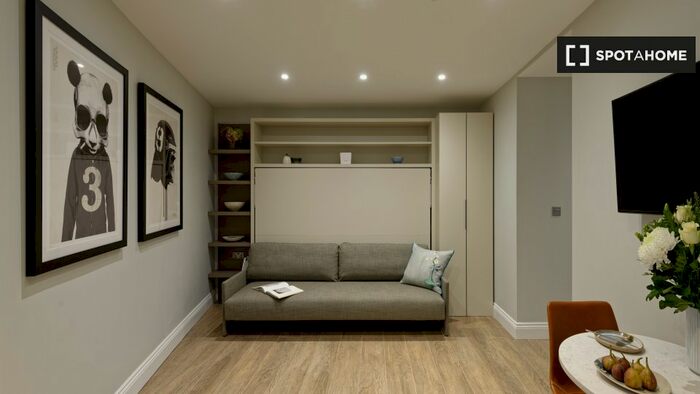 Studio To Rent In Hanover House, SW7