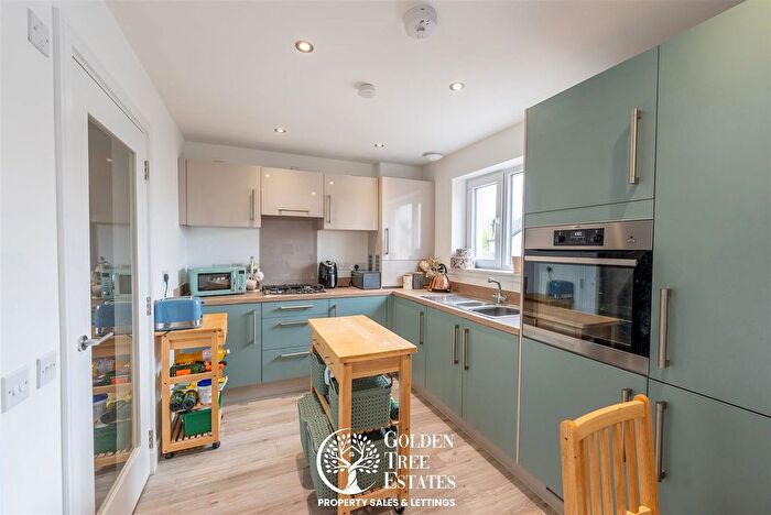 3 Bedroom Detached House For Sale In Oak Tree Gardens, Sauchie, Alloa, FK10