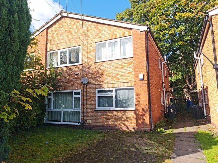 2 Bedroom Flat To Rent In Wellman Croft, Selly Oak, Birmingham, B29