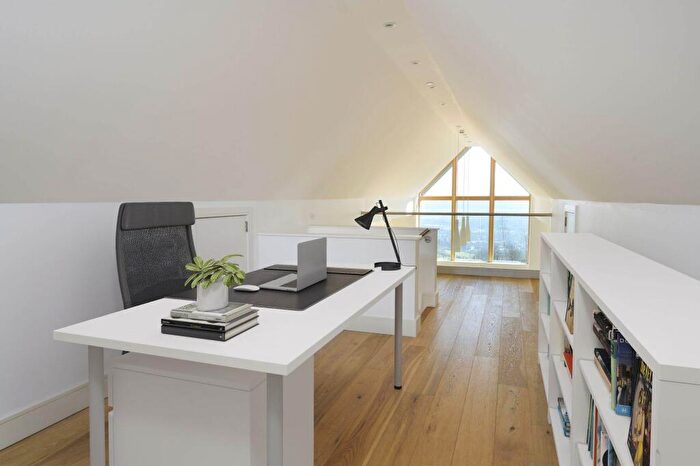 2 Bedroom Apartment To Rent In Equus House, Lansdown, BA1