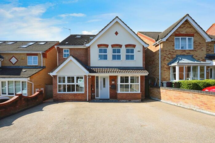 5 Bedroom Detached House For Sale In Bloomfield Road, Cheshunt, Waltham Cross, EN7
