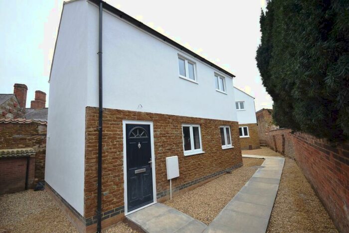 2 Bedroom Detached House To Rent In A High Street, Rothwell, Kettering, NN14