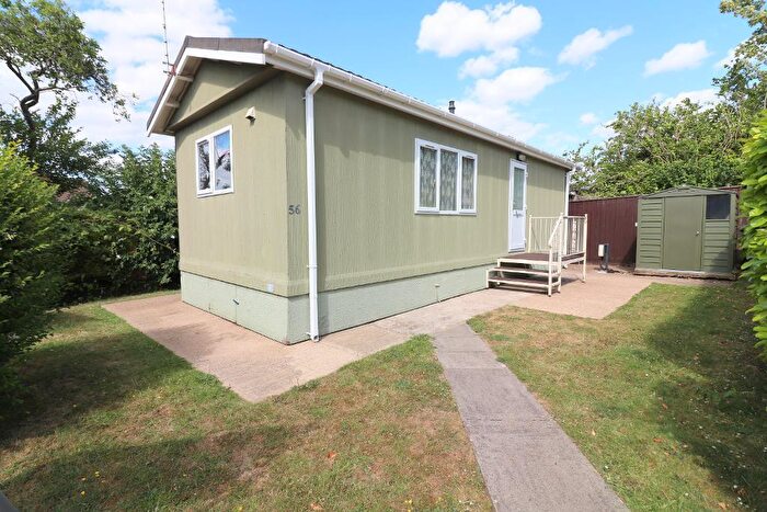 1 Bedroom Park Home To Rent In Westbourne Park, Nursery Road, Luton, Bedfordshire, LU3