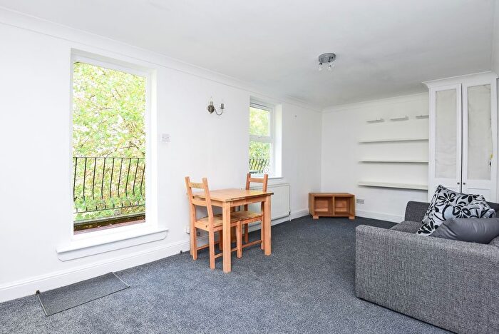 1 Bedroom Flat To Rent In Longley Road, London, SW17