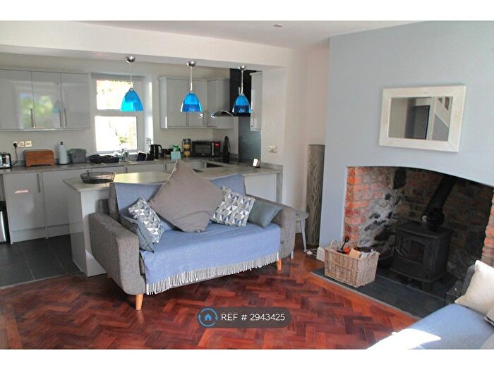 2 Bedroom Terraced House To Rent In Glyn Terrace, Penmaenmawr, LL34