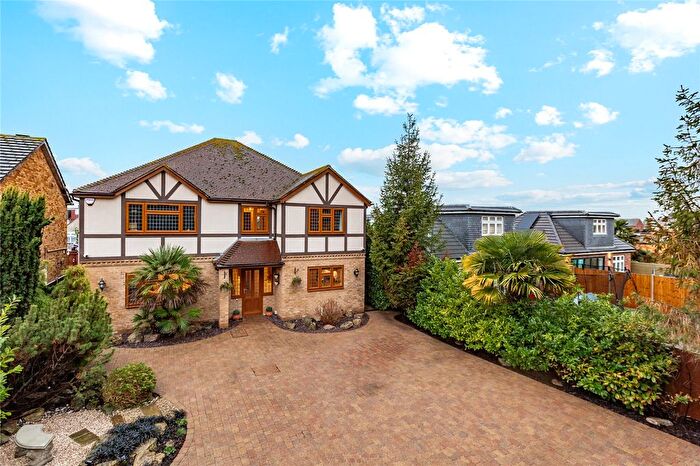 4 Bedroom Detached House For Sale In Sexton Close, Rainham, RM13