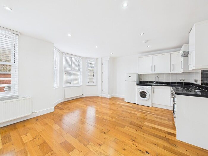 2 Bedroom Apartment To Rent In Chapel Road, Worthing, BN11