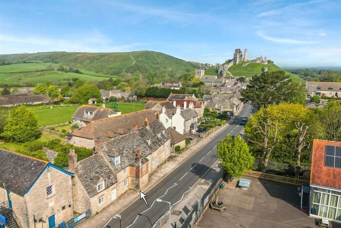 4 Bedroom End Of Terrace House For Sale In Corfe Castle, BH20