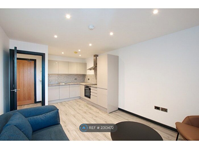1 Bedroom Flat To Rent In Trinity Apartments, Leeds, LS13