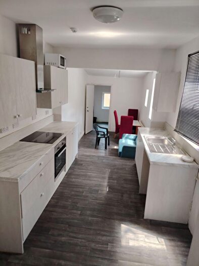 5 Bedroom Terraced House To Rent In Dale Road, Luton, LU1