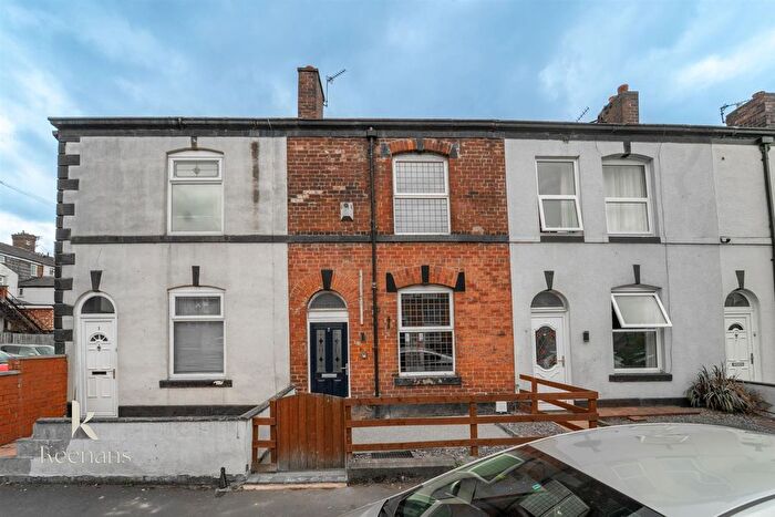 3 Bedroom Terraced House To Rent In Clifton Street, Bury, BL9