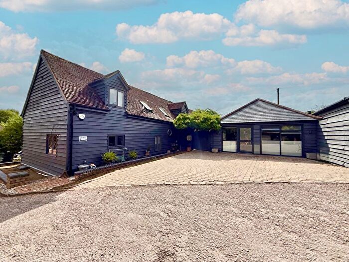 4 Bedroom Barn Conversion For Sale In Miletree Road, Heath And Reach, LU7