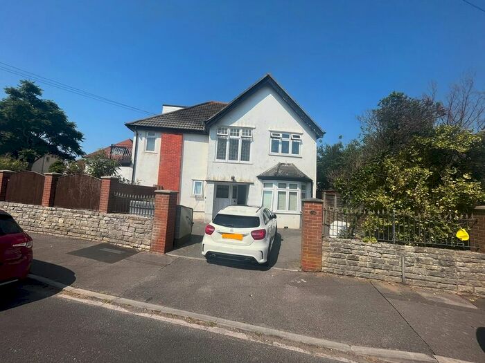 2 Bedroom Flat To Rent In Stourcliffe Avenue, Bournemouth, BH6