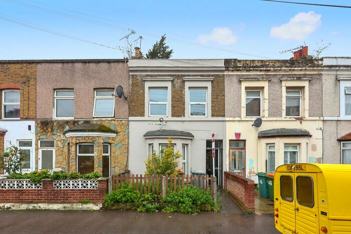 3 Bedroom Terraced House To Rent In Albert Square, London, E15