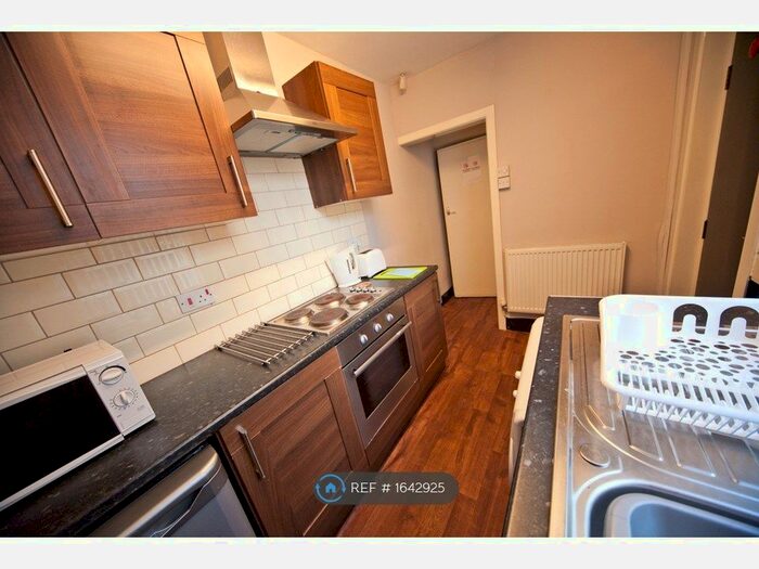 4 Bedroom Terraced House To Rent In Kenmure Place, Preston, PR1