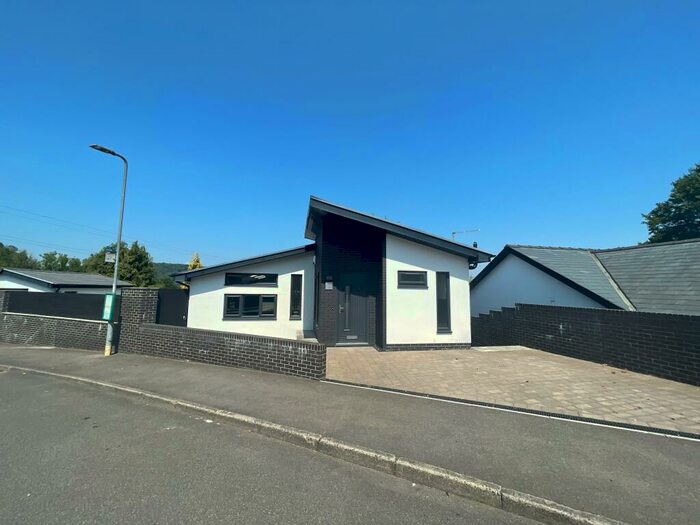 4 Bedroom Detached House To Rent In Caer Graig, Radyr, Cardiff, CF15