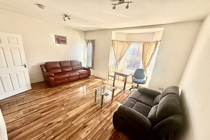 1 Bedroom Flat To Rent In Flat, Albany Road, CV5