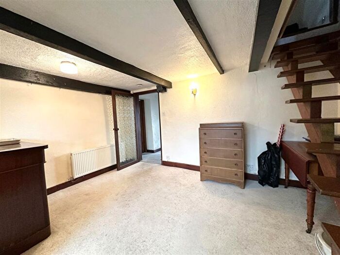 2 Bedroom Cottage For Sale In Longmeanygate, Midge Hall, Leyland, PR26
