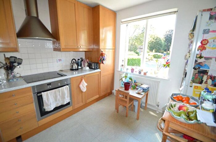2 Bedroom End Of Terrace House To Rent In Chepstow Rise, Croydon, CR0
