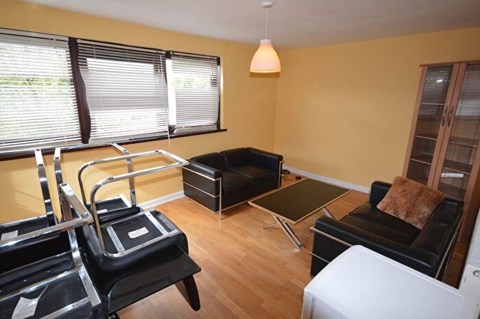 4 Bedroom Flat To Rent In Russet Crescent, London, N7