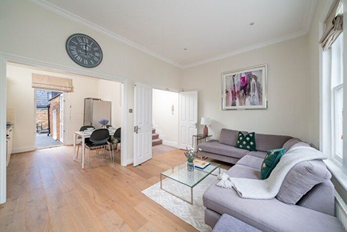 3 Bedroom Maisonette To Rent In Portobello Road, London, W11
