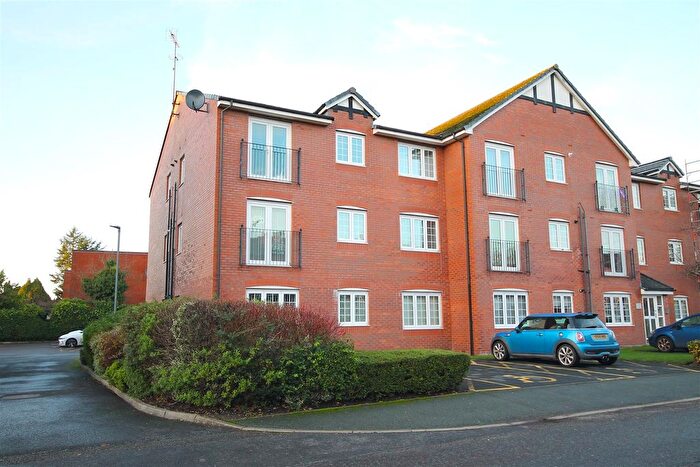 2 Bedroom Flat For Sale In Clifton Road, Monton, Manchester, M30
