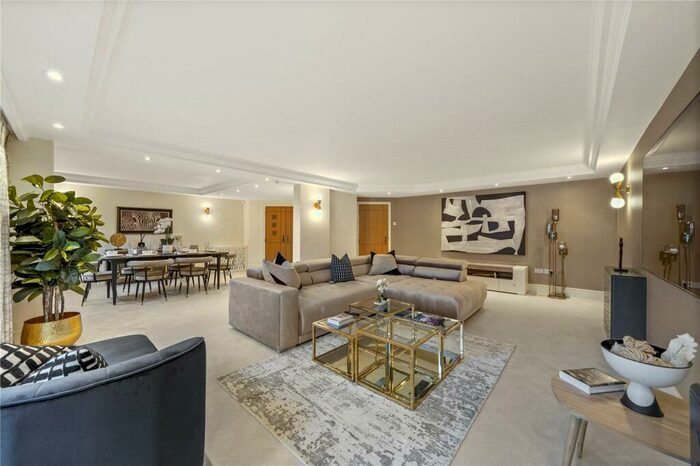 5 Bedroom Flat To Rent In Regents Park House, Park Road, NW8