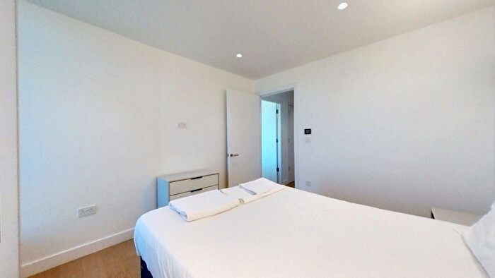 1 Bedroom Flat To Rent In New Horizons Court, Brentford, TW8