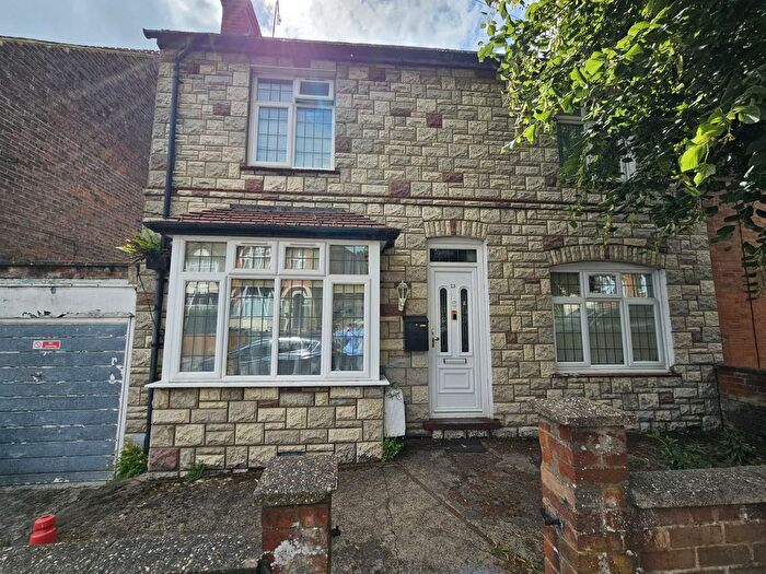 1 Bedroom Flat To Rent In Hillborough Road, Luton, LU1