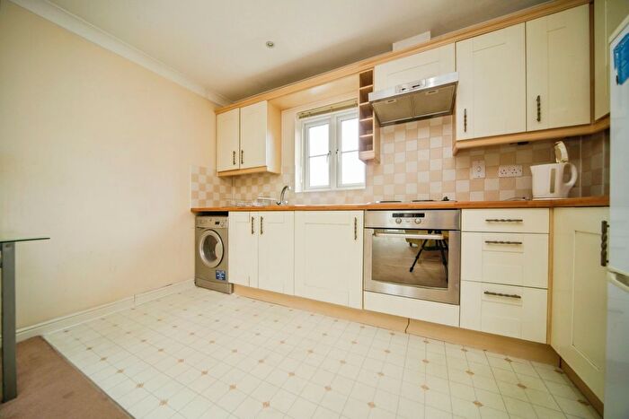 2 Bedroom Flat For Sale In Prentice Way, Ipswich, Suffolk, IP3