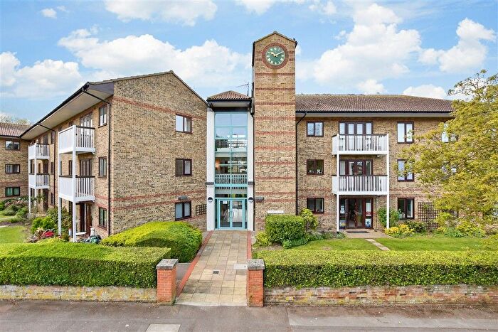 2 Bedroom Flat For Sale In Lyell Road, Birchington, Kent, CT7
