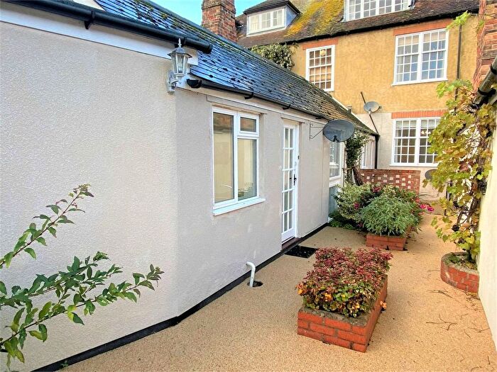 1 Bedroom Flat To Rent In Middle Street, Taunton, TA1