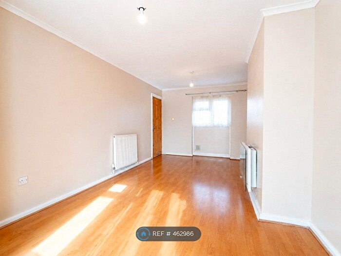3 Bedroom Terraced House To Rent In Pooltail Walk, Birmingham, B31