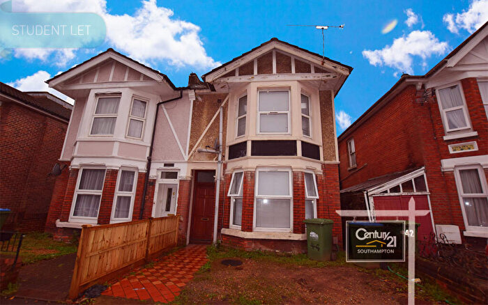 5 Bedroom Semi Detached House To Rent In |Ref: |, Devonshire Road, Southampton, SO15