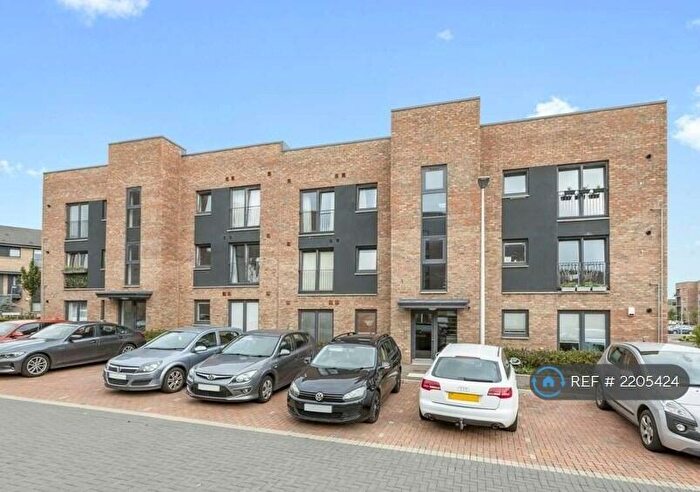 3 Bedroom Flat To Rent In Skylark Place, Edinburgh, EH15