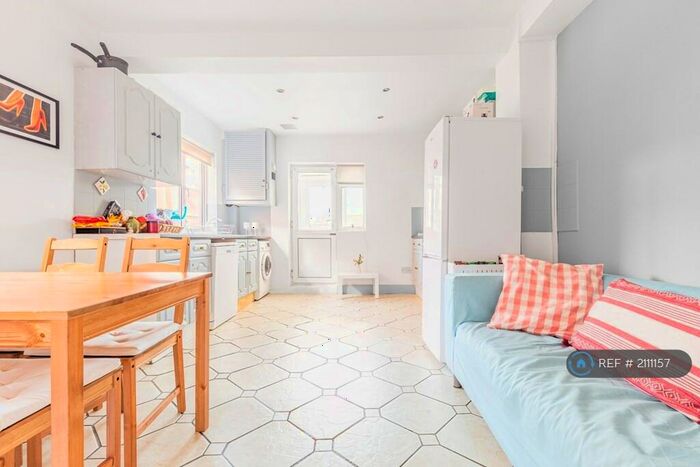 6 Bedroom Terraced House To Rent In Scrubs Lane, London, NW10