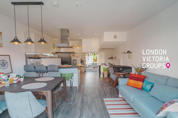 3 Bedroom Detached House To Rent In Longhoughton Avenue, Western Cross, Ebbsfleet Valley, Swanscombe, DA10